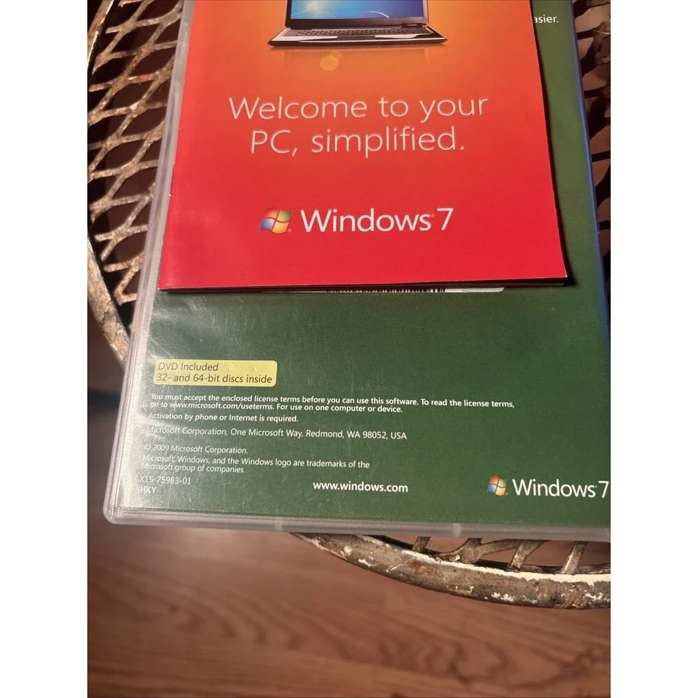 Microsoft Windows 7 Home Premium Upgrade  2 Discs 32 And 64 Bit Good Condition